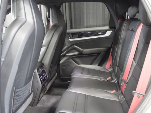 Certified 2024 Porsche Cayenne S image 21