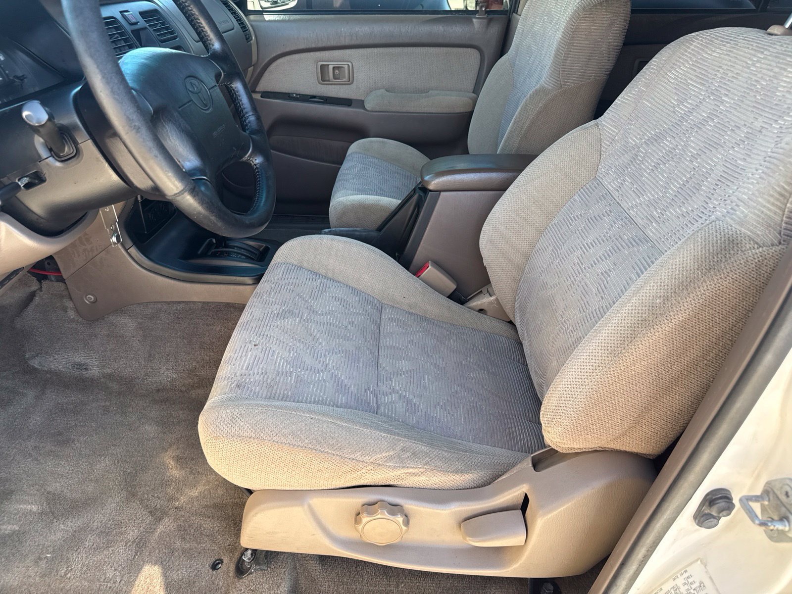 Used 2000 Toyota 4Runner SR5 RWD image 15
