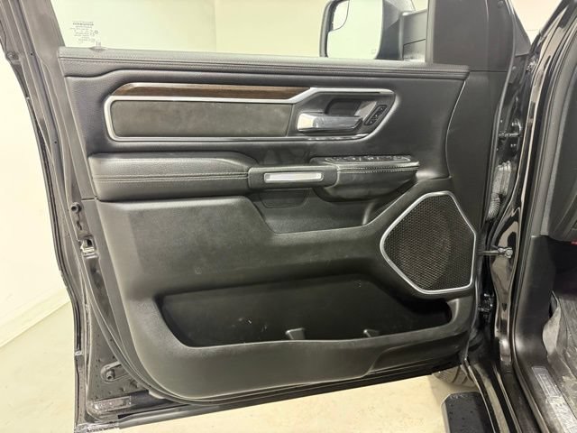 Used 2022 RAM 1500 Laramie AWD/4WD image 9