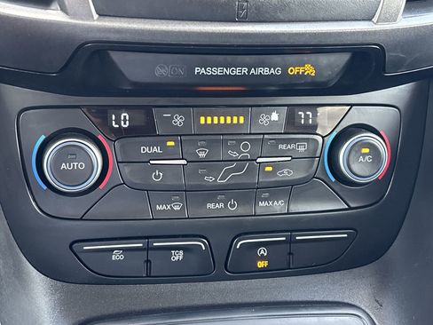 Used 2020 Ford Transit Connect XLT FWD image 23