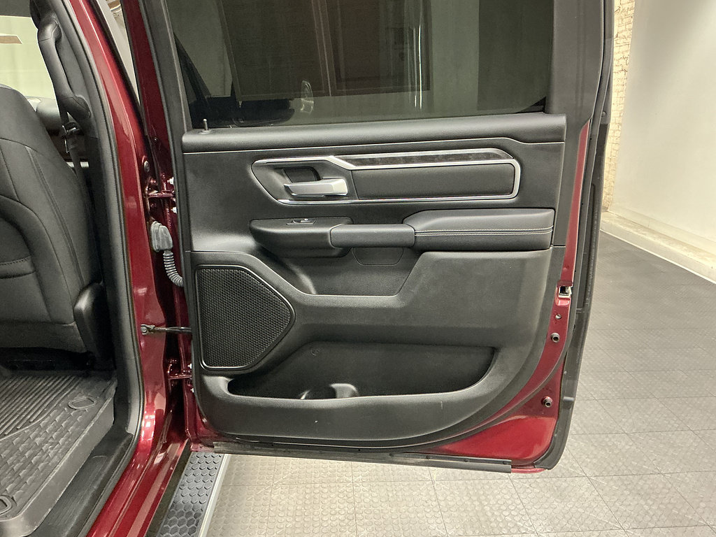 Used 2024 RAM 1500 Big Horn AWD/4WD image 31