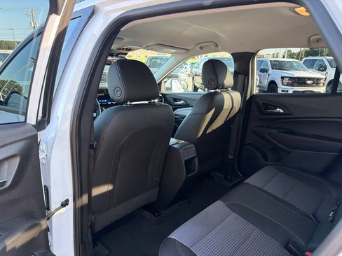 Used 2025 Chevrolet Trax LT FWD image 15