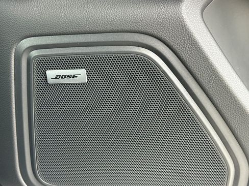 Certified 2025 Porsche Macan AWD/4WD image 20