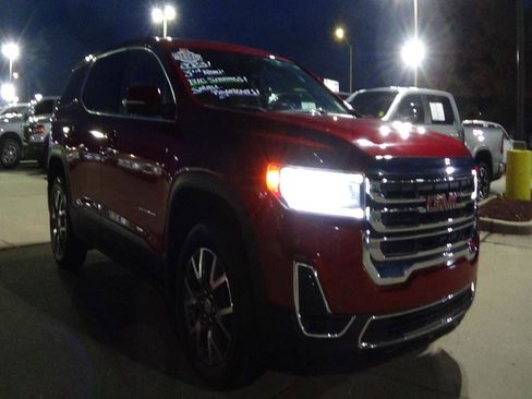 Used 2023 GMC Acadia SLE image 4