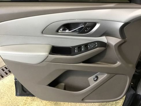Used 2019 Chevrolet Traverse LT w/ LPO, Floor Liner Package AWD/4WD image 31