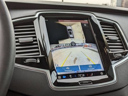 Certified 2024 Volvo XC90 T8 Plus w/ Protection Package Premier image 18