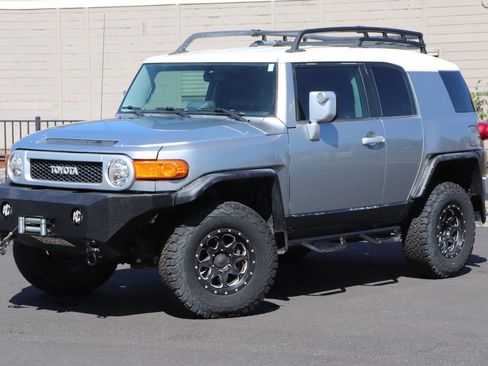 Used 2010 Toyota FJ Cruiser 4WD image 4