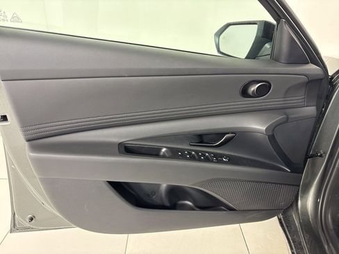 New 2025 Hyundai Elantra SEL FWD image 16