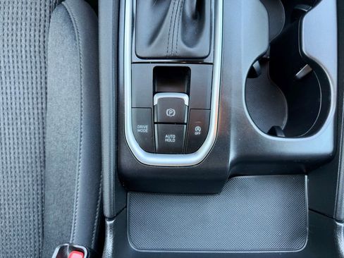 Used 2019 Hyundai Santa Fe SEL image 3