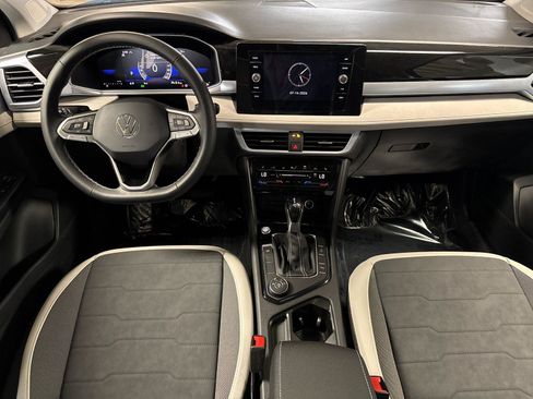 New 2026 Volkswagen Taos SE AWD/4WD image 12