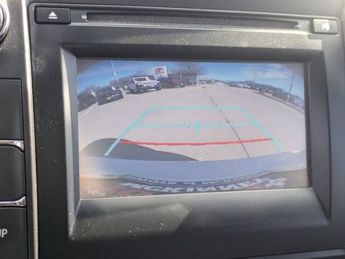 Used 2017 Toyota Camry SE image 17