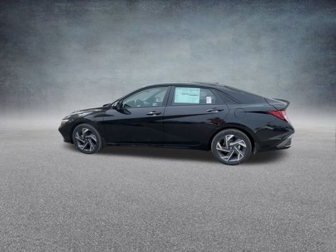 Used 2025 Hyundai Elantra Sport image 15