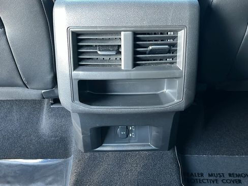 Used 2021 Volkswagen Atlas Cross Sport SE image 25