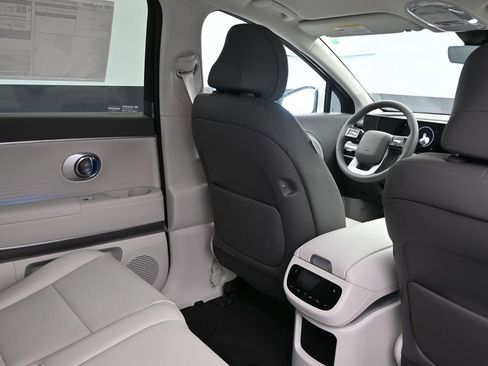 New 2026 Hyundai Ioniq 9 SEL image 15
