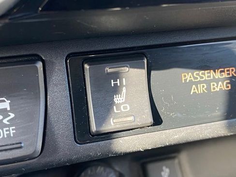Certified 2022 Toyota RAV4 XLE Premium AWD/4WD image 20
