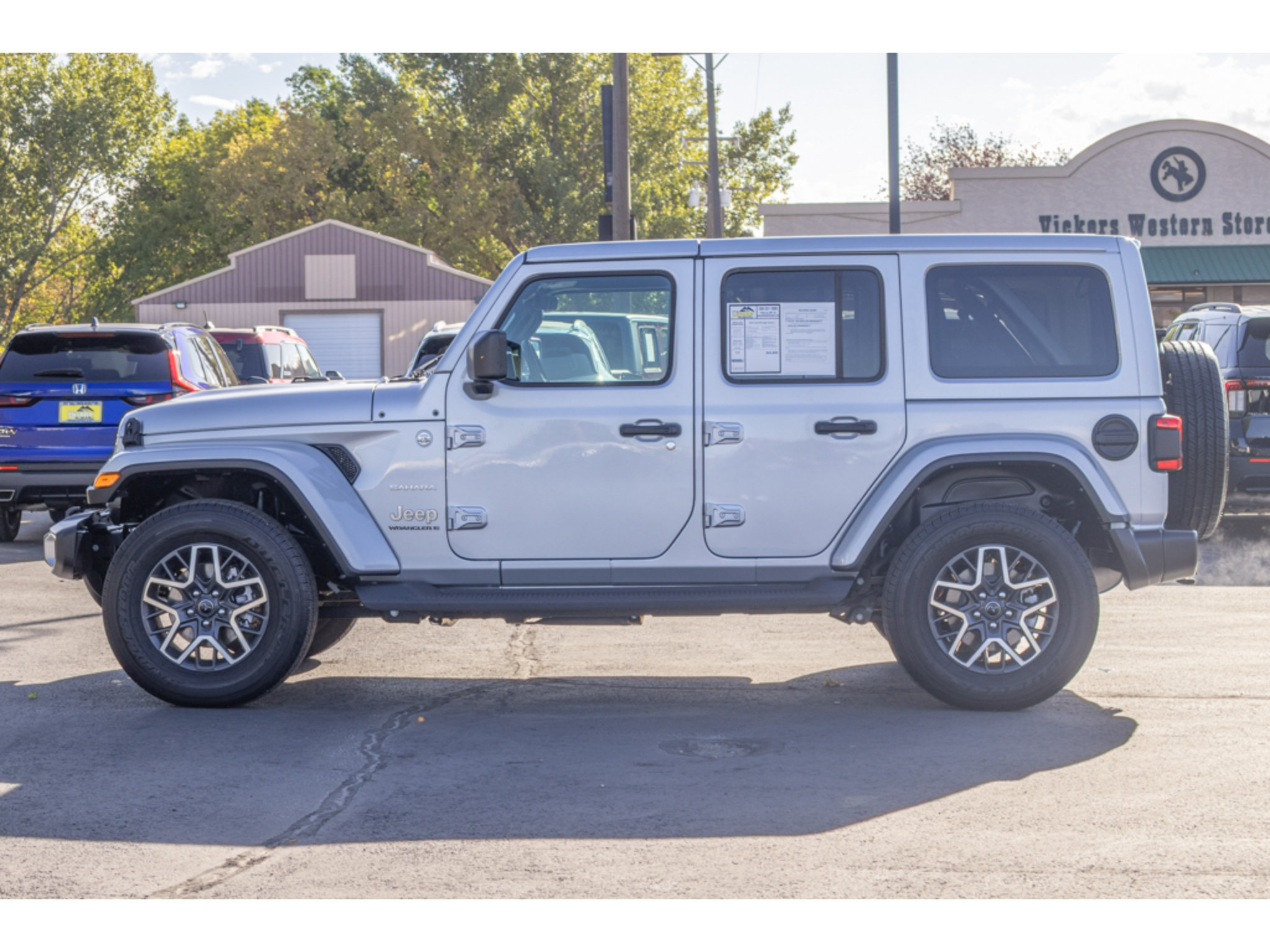 Used 2024 Jeep Wrangler Unlimited Sahara AWD/4WD image 6
