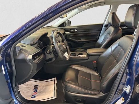 Used 2022 Nissan Altima 2.5 SR AWD/4WD image 9