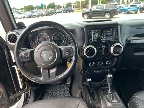 Used 2013 Jeep Wrangler Unlimited Sahara w/ Connectivity Group AWD/4WD image 20