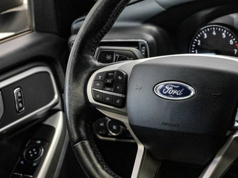 Used 2020 Ford Explorer XLT w/ Equipment Group 202A AWD/4WD image 23