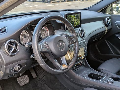 Used 2016 Mercedes-Benz GLA 250 4MATIC image 12