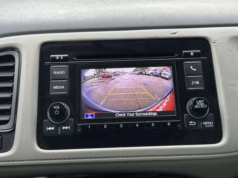 Used 2019 Honda HR-V LX image 14