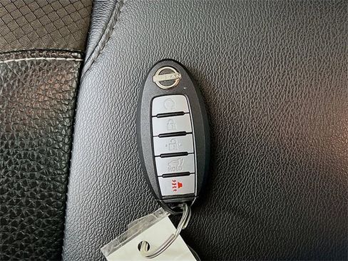 Used 2022 Nissan Pathfinder SL image 31