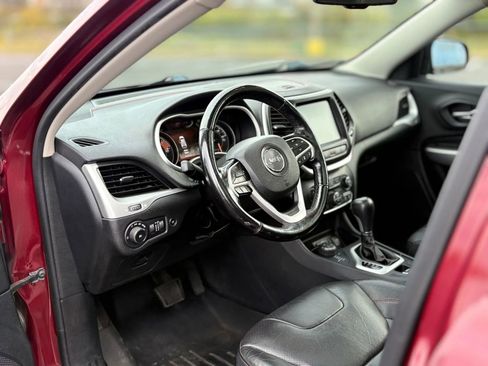 Used 2018 Jeep Cherokee Trailhawk w/ Quick Order Package 27L image 10