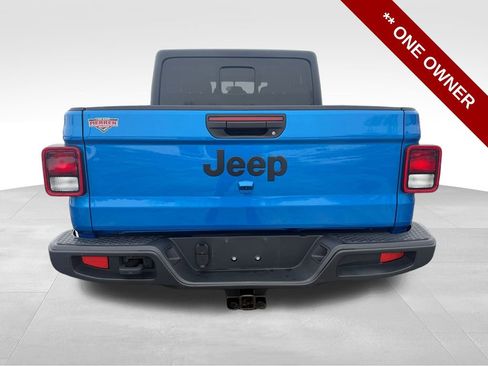 Used 2021 Jeep Gladiator Willys image 4