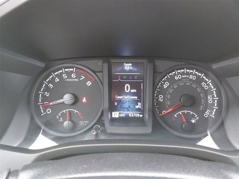 Used 2022 Toyota Tacoma SR image 38