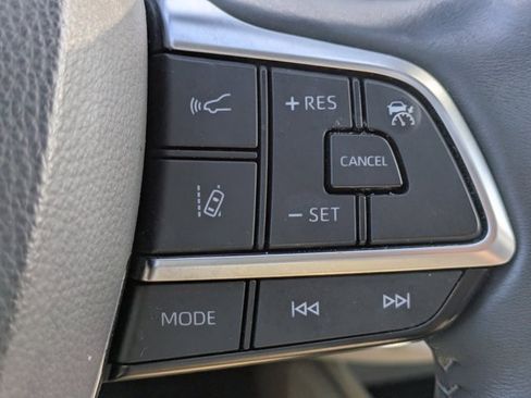 Used 2020 Toyota Highlander Limited image 28