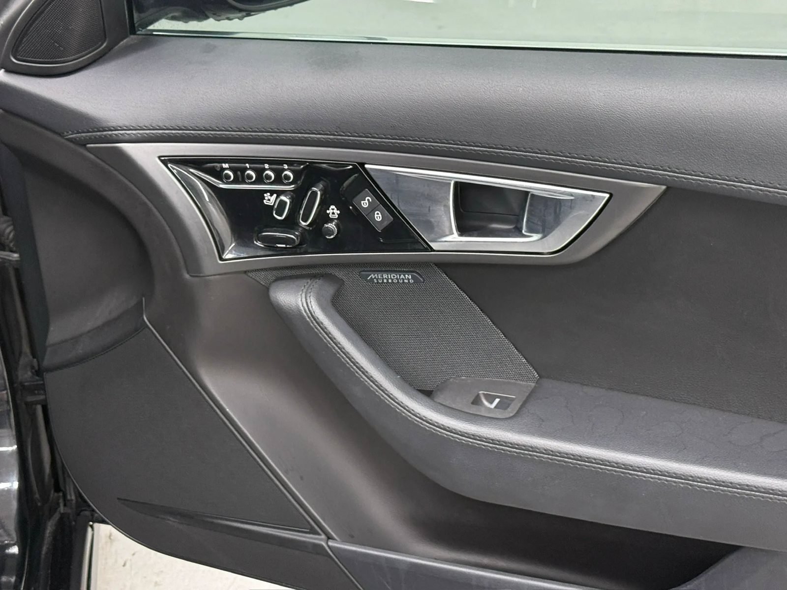 Used 2016 Jaguar F-TYPE Coupe RWD image 27