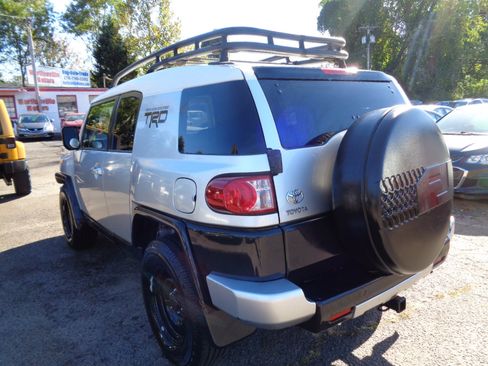 Used 2007 Toyota FJ Cruiser 2WD image 7