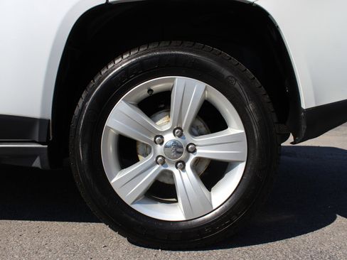 Used 2014 Jeep Compass Sport w/ Power Value Group image 40