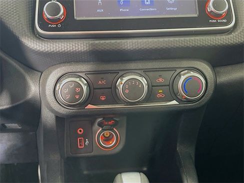 Used 2022 Nissan Kicks S image 16