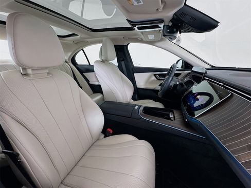 Certified 2025 Mercedes-Benz E 350 4MATIC Sedan image 31