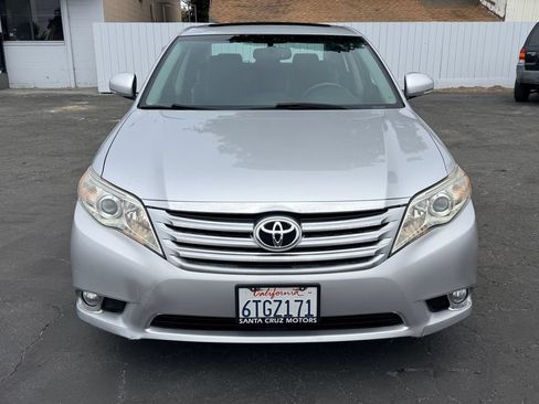 Used 2011 Toyota Avalon FWD image 2