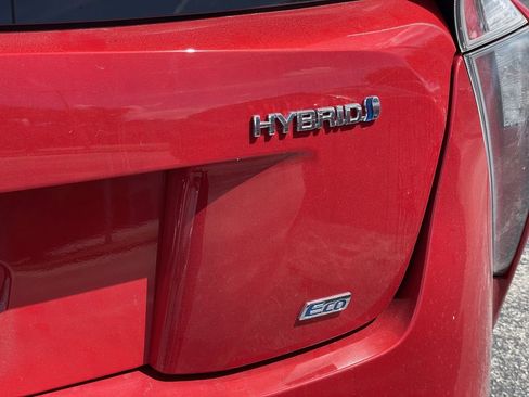 Used 2016 Toyota Prius Two image 6