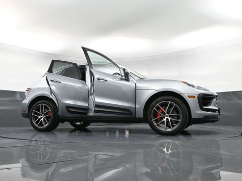 Certified 2022 Porsche Macan S image 39
