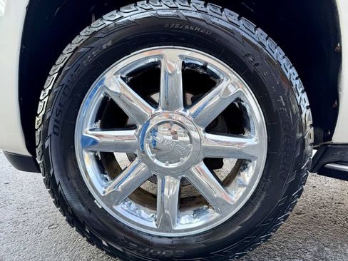 Used 2011 GMC Yukon Denali AWD/4WD image 30