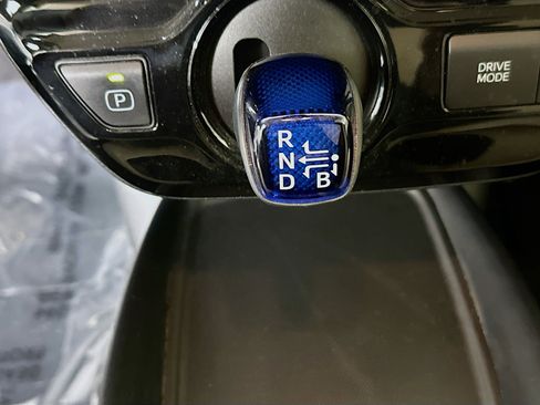 Used 2021 Toyota Prius XLE image 21