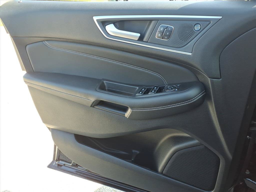 Used 2024 Ford Edge Titanium AWD/4WD image 21