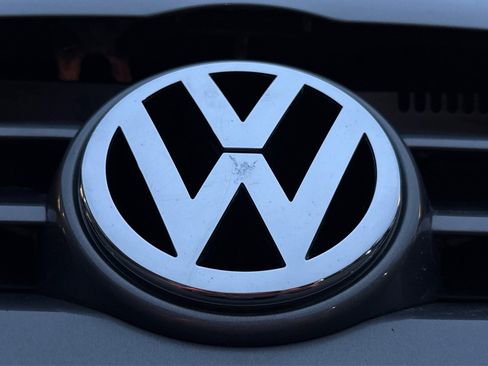 Used 2009 Volkswagen Rabbit S image 31