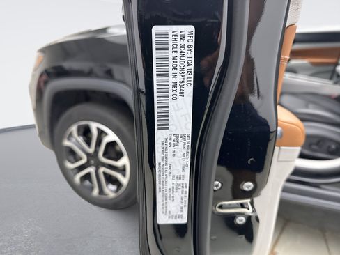 Used 2023 Jeep Compass Limited AWD/4WD image 19