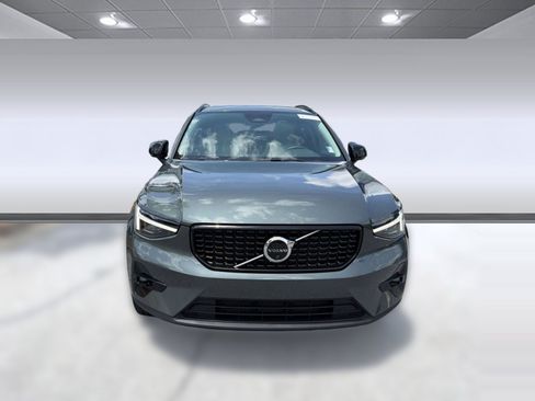 Certified 2026 Volvo XC40 B5 Plus AWD/4WD image 6