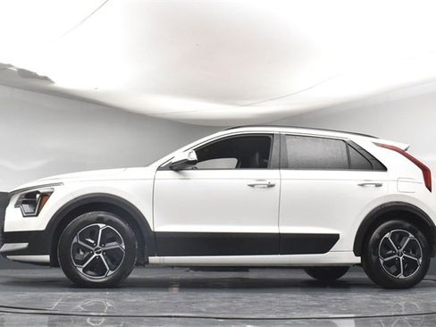 Used 2025 Kia Niro EX image 35