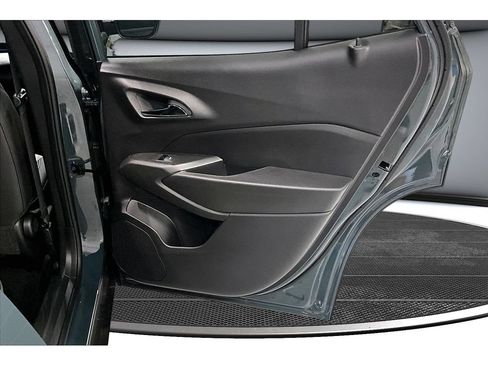 New 2026 Chevrolet Trax LT w/ LT Convenience Package FWD image 44