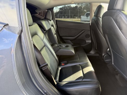 Used 2022 Tesla Model Y Performance image 54