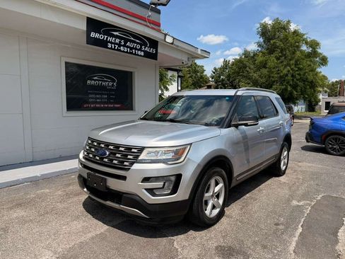 Used 2016 Ford Explorer XLT AWD/4WD image 3