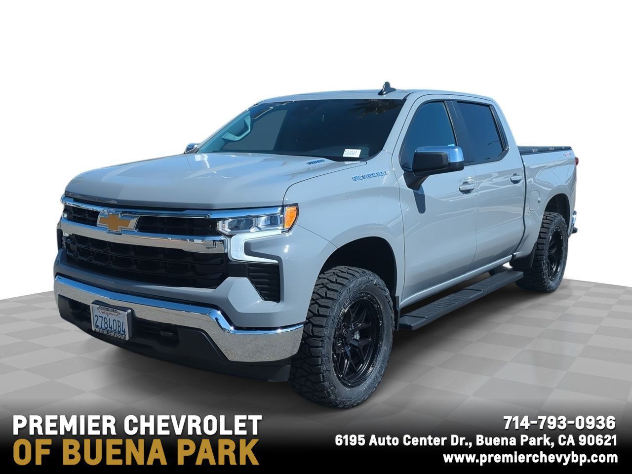 Used 2024 Chevrolet Silverado 1500 LT AWD/4WD image 1