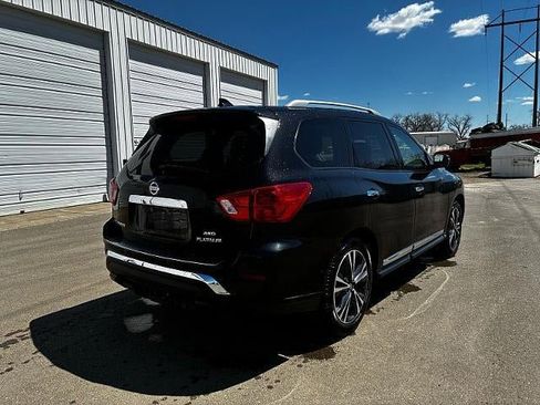 Used 2020 Nissan Pathfinder Platinum AWD/4WD image 3